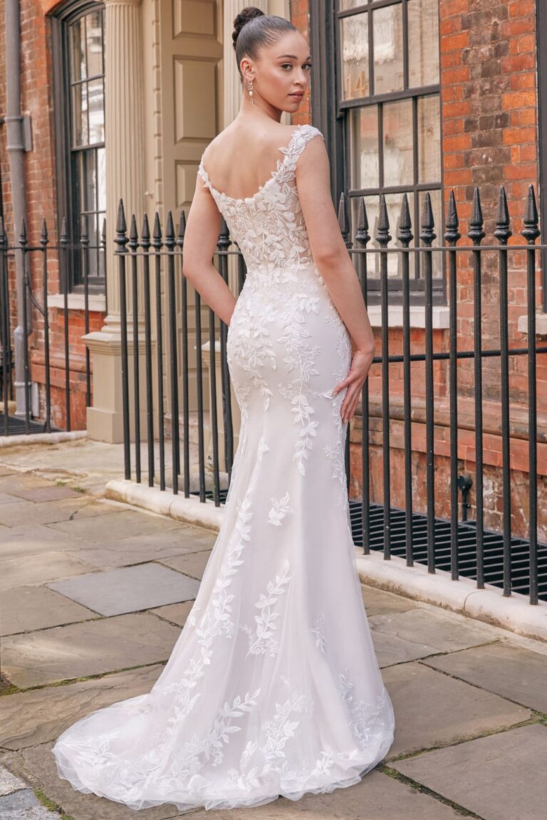 11246_FF_KARLEEN_Adore-Justin-Alexander