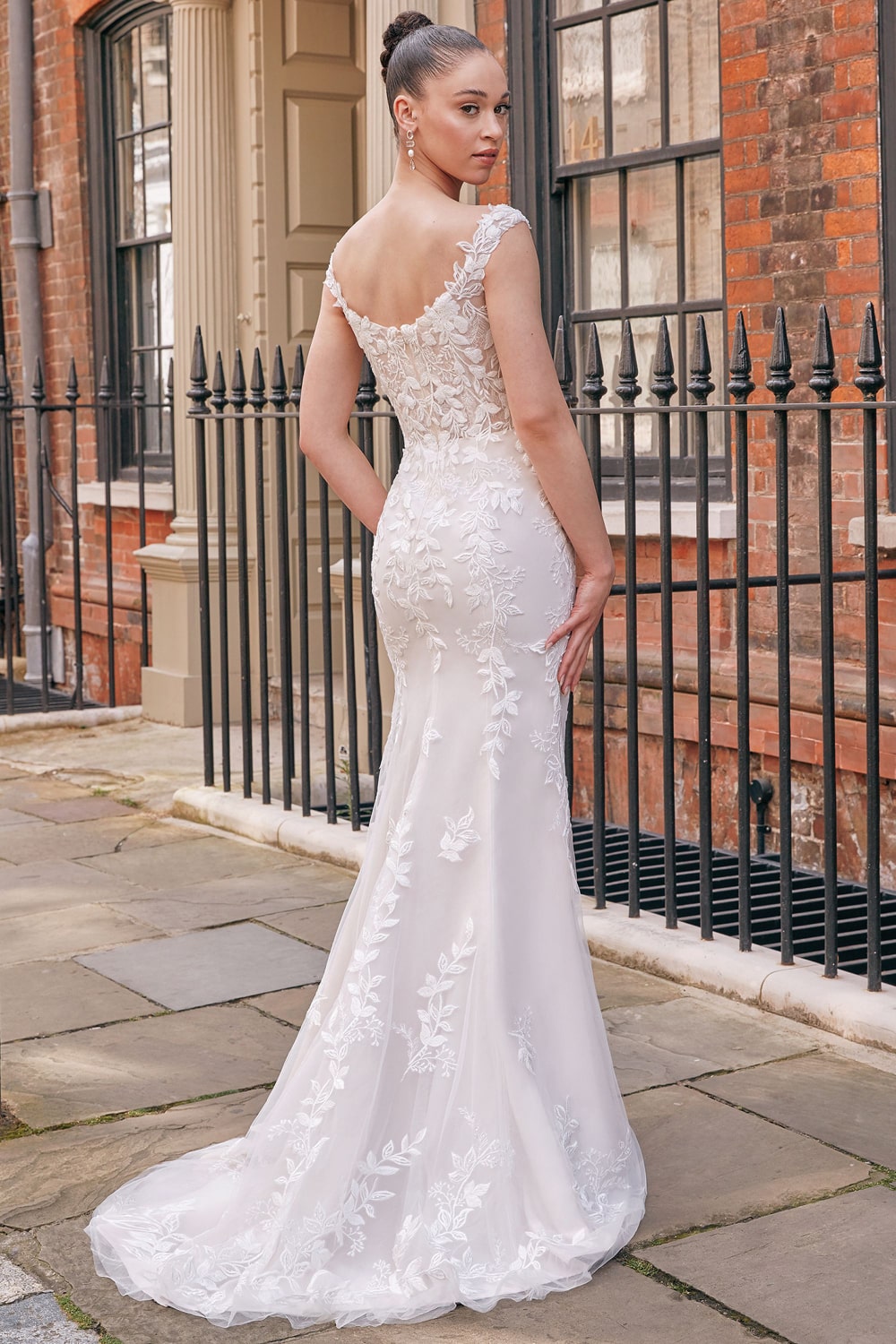 11246_FB_KARLEEN_Adore-Justin-Alexander