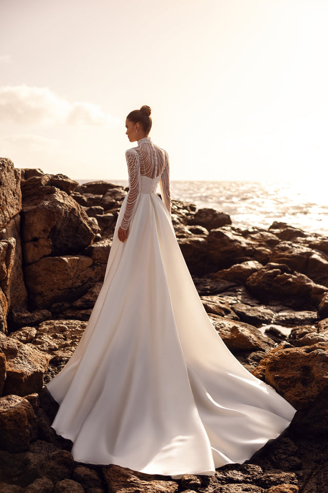 Alya_01_s_640x