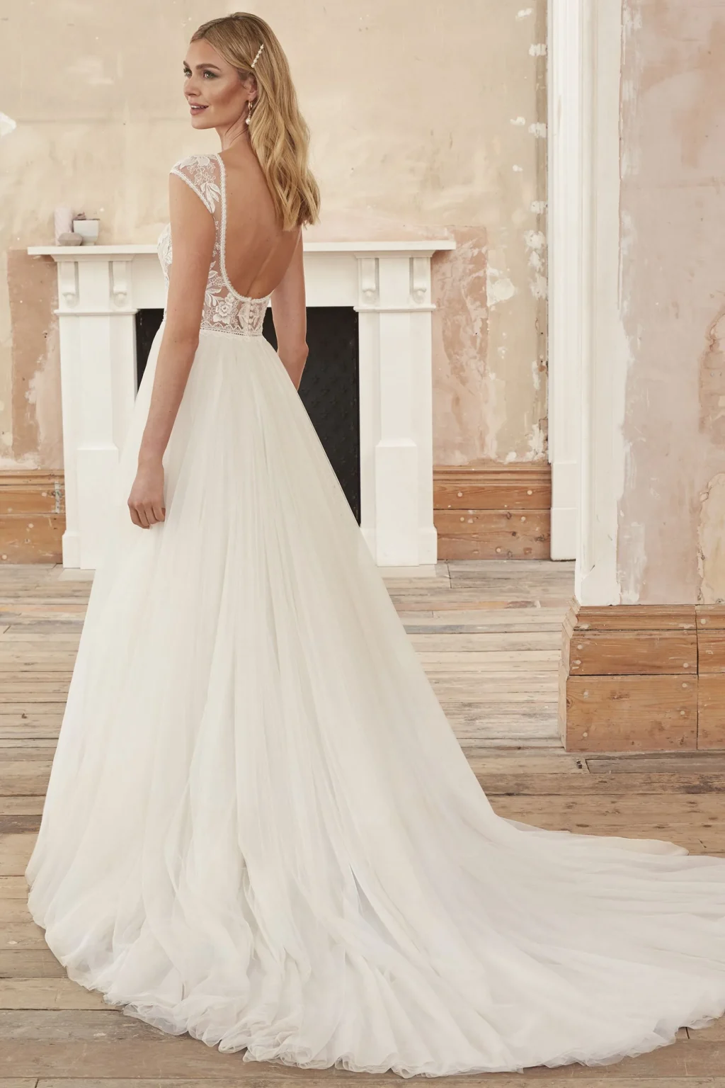 11207_FB_Laila_Adore-Justin-Alexander