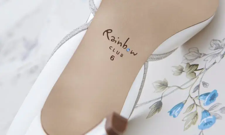 something blue - Engels Bruidsmode